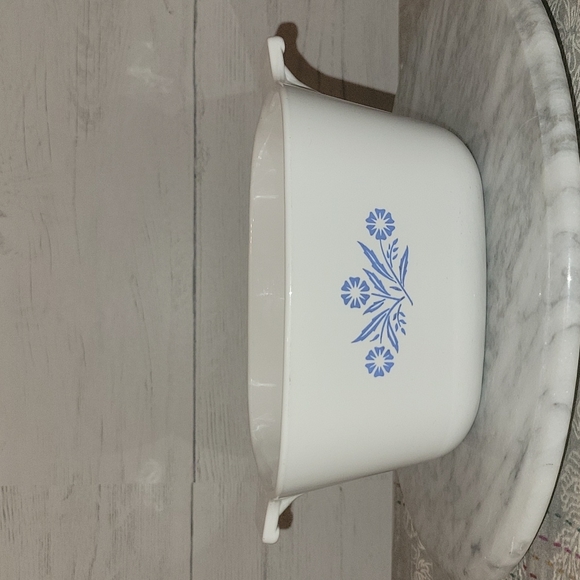 Vintage | CorningWare Blue Cornflower P-1 3/4-B 1 3/4 Quart Casserole Dish - Picture 12 of 15